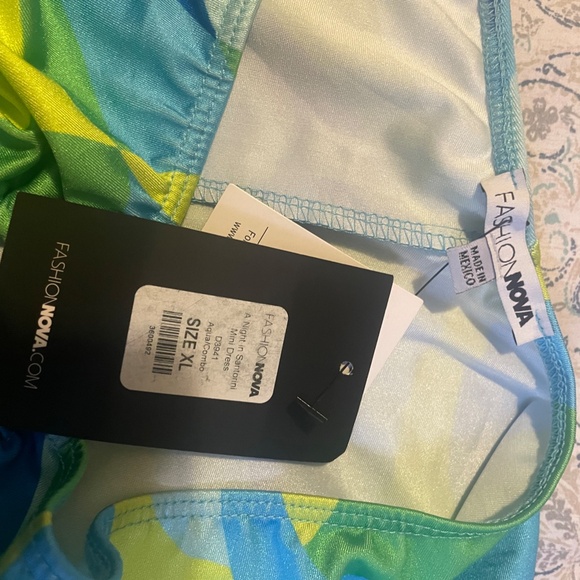 Plus Size Asymmetrical Sleeveless Cocktail Dress - Picture 5 of 5